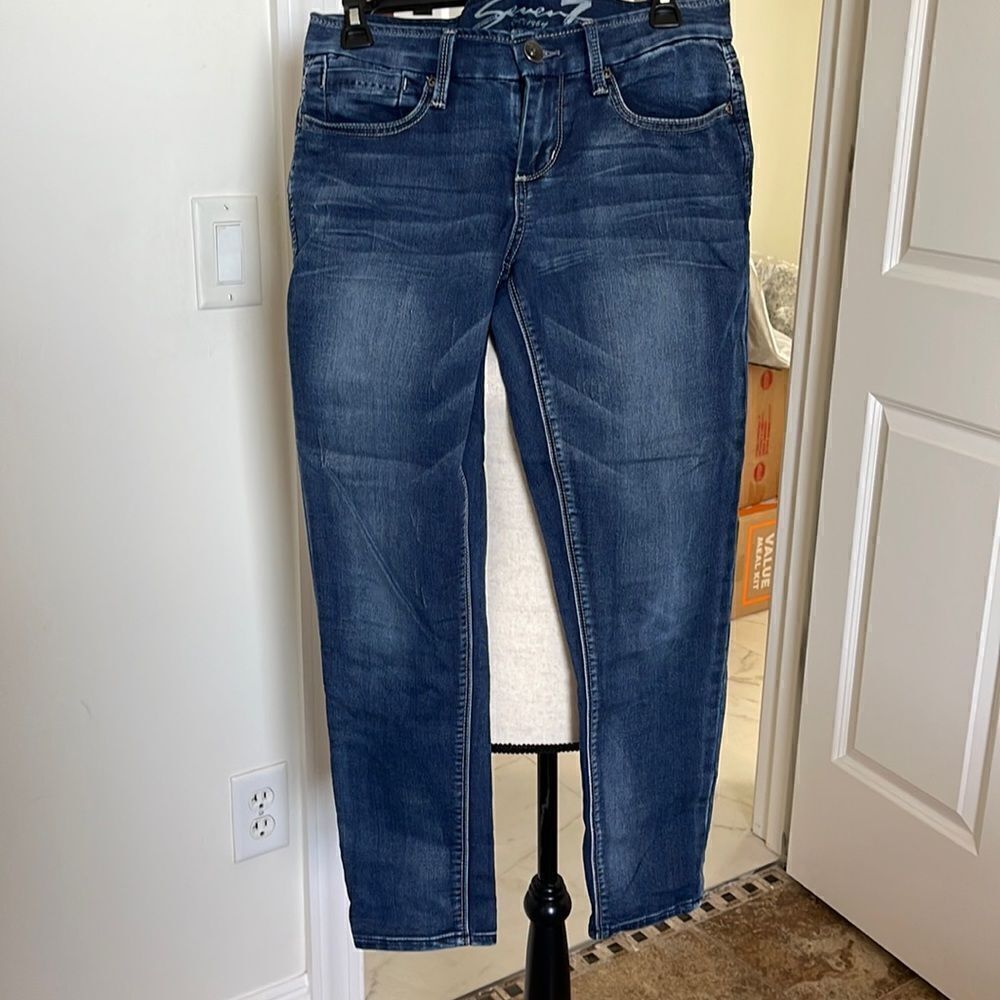 These are the Seven Easy fit skinny jean.  Everything stretches on these! Soft!